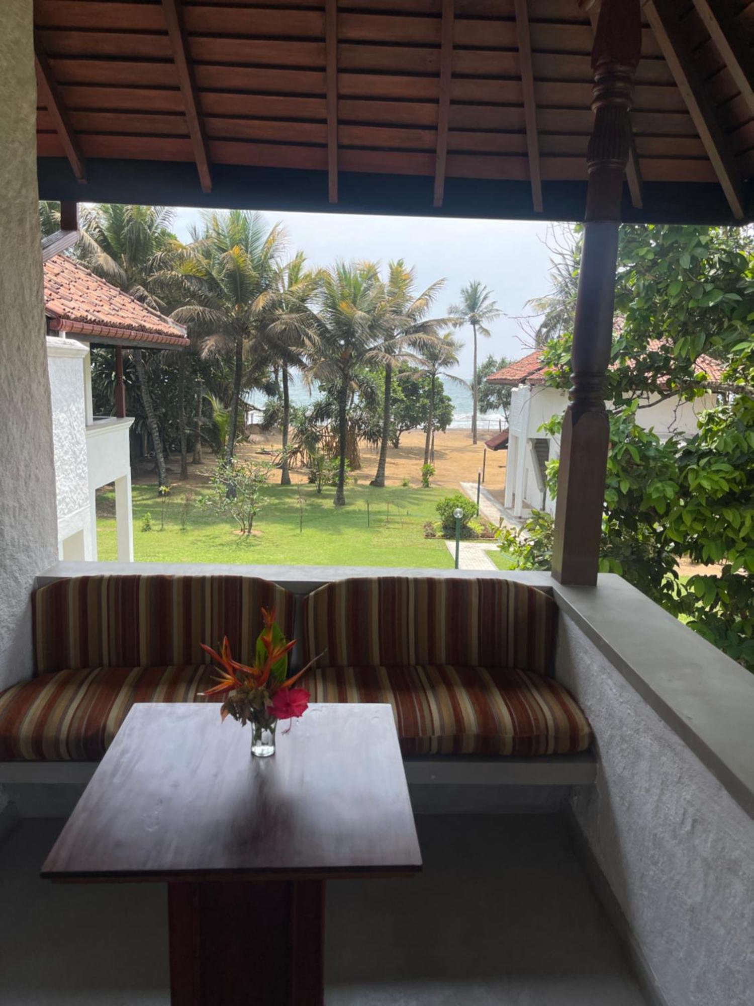 Hibiscus Beach Hotel & Villas Kalutara Esterno foto