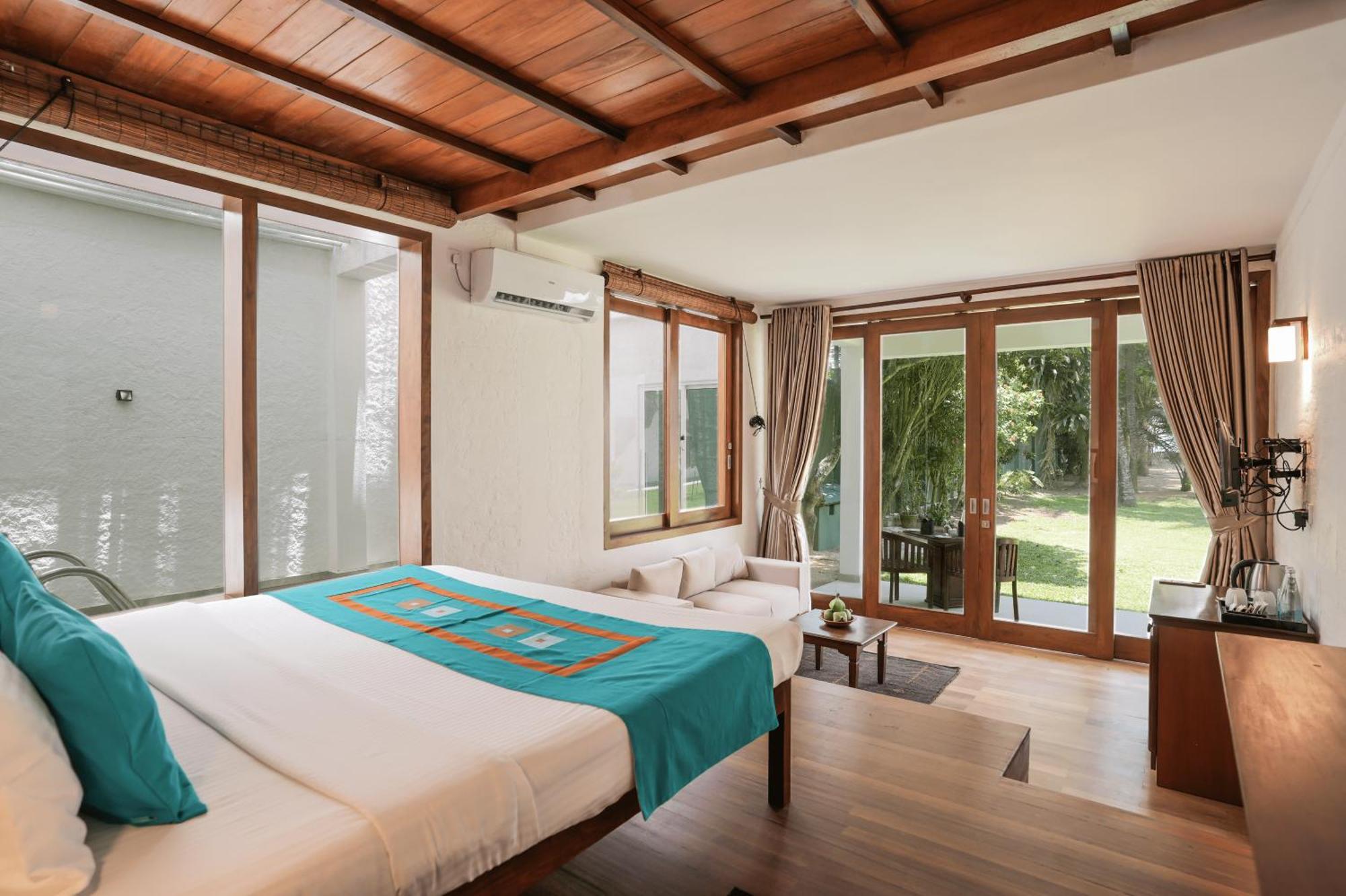 Hibiscus Beach Hotel & Villas Kalutara Esterno foto