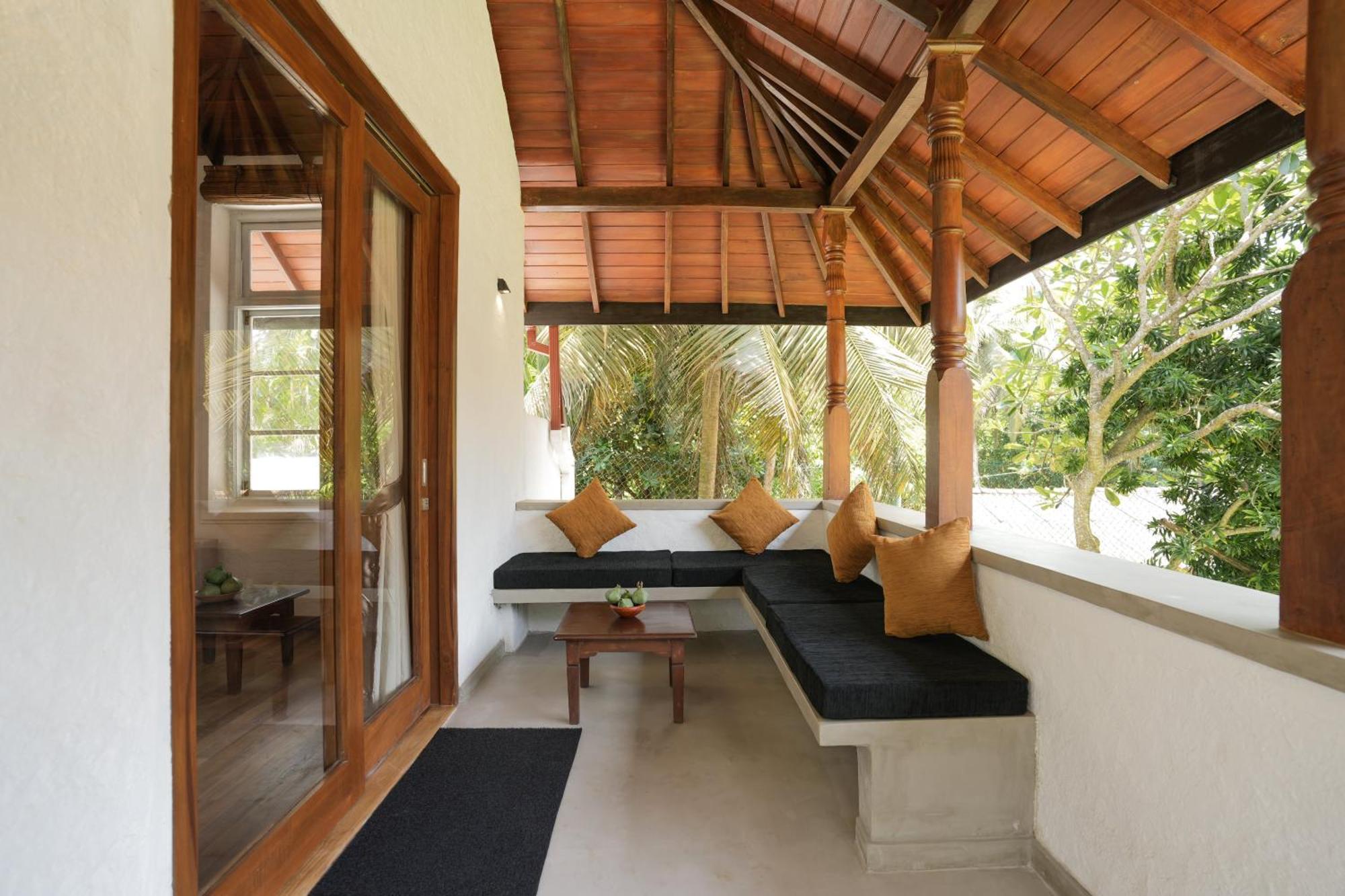 Hibiscus Beach Hotel & Villas Kalutara Esterno foto