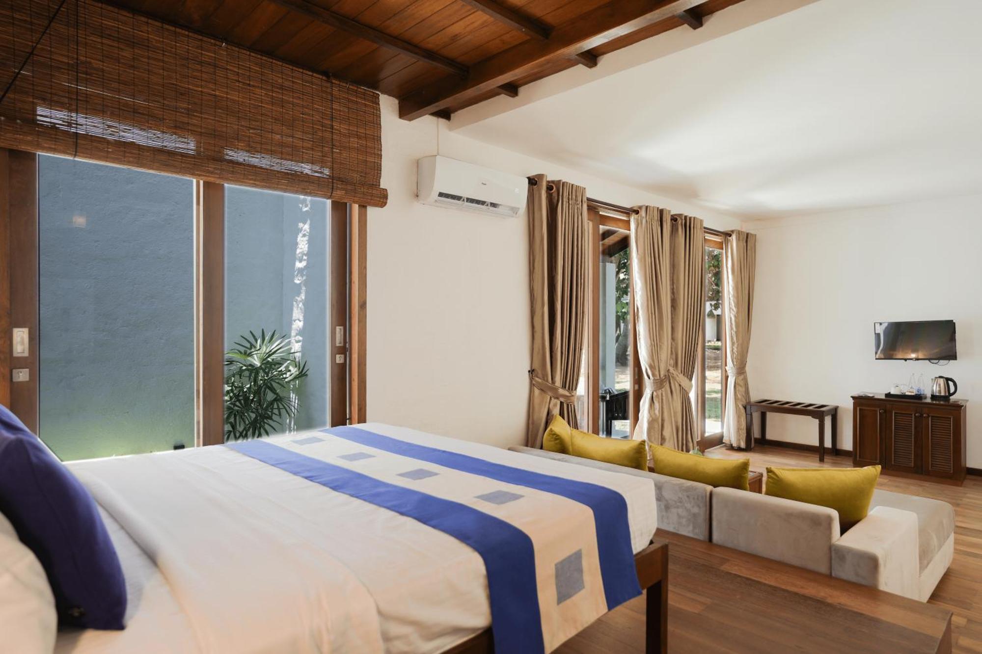 Hibiscus Beach Hotel & Villas Kalutara Esterno foto