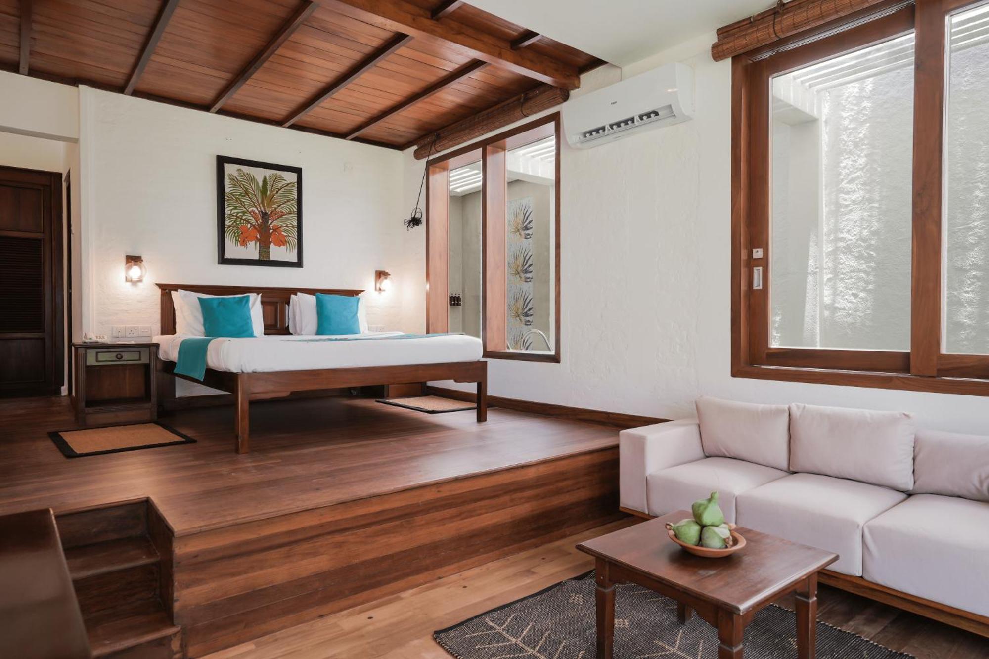Hibiscus Beach Hotel & Villas Kalutara Esterno foto