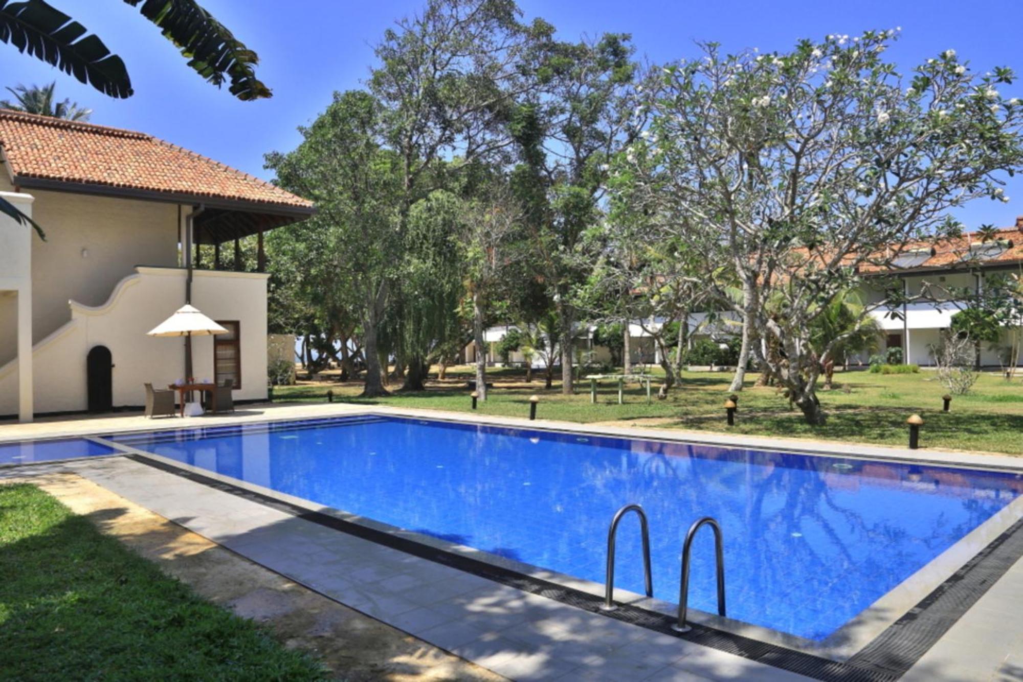 Hibiscus Beach Hotel & Villas Kalutara Esterno foto